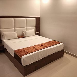 Hotel Deira Suite Plaza Near Igi Airport Delhi